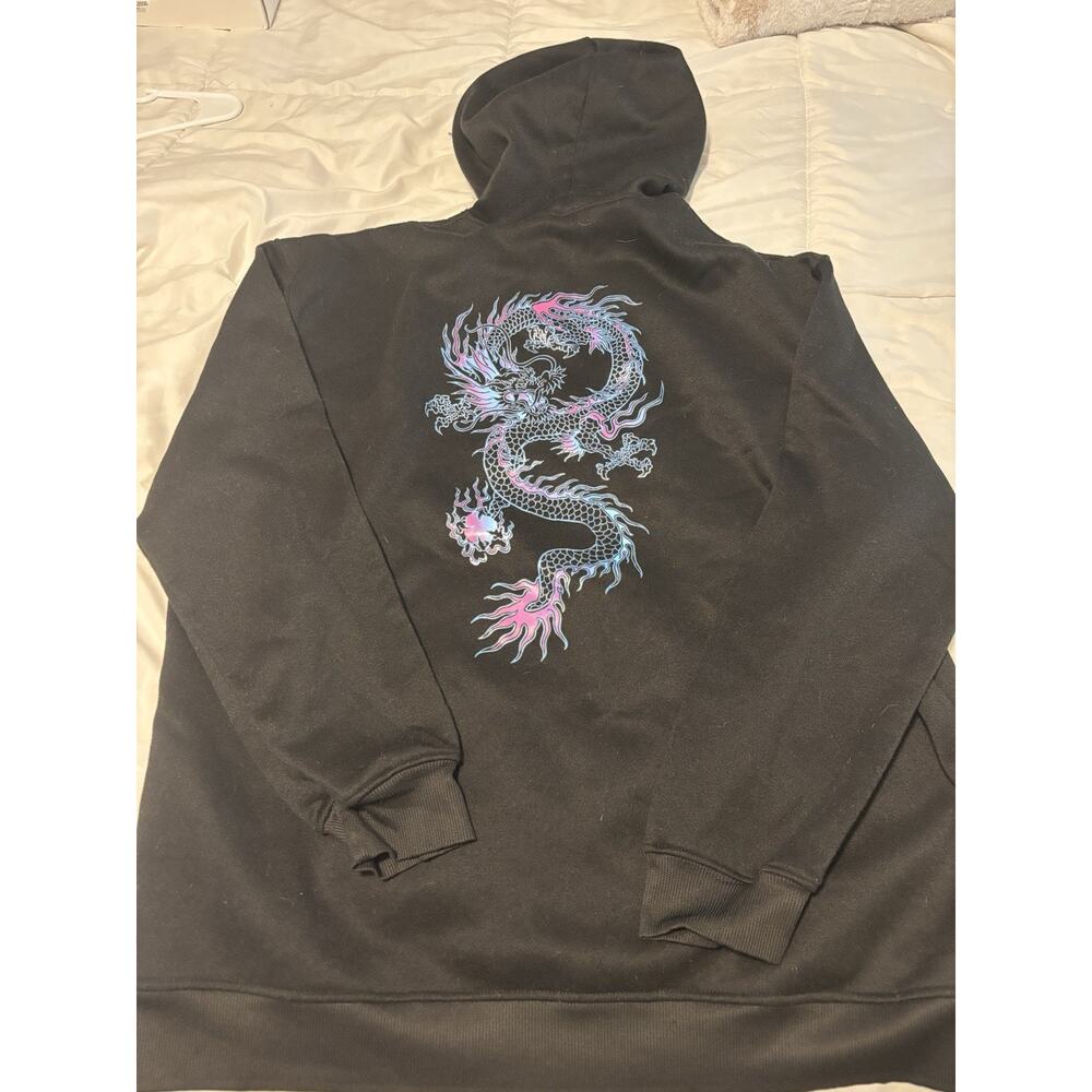 Black Hoodie Sweatshirt with Dragon Design On The Back. 2XL Women’s Pre Owned